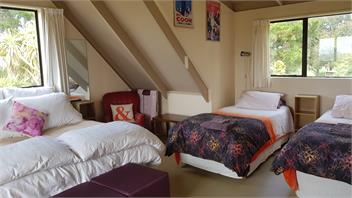 cliffs road farm cottage - TIMARU 7974