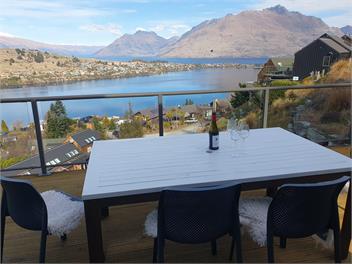 Enjoy LakeView Panoramas in comfort - 