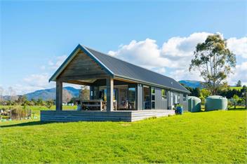 Lush Escape (Bachcare) - Turangi