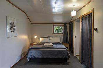 Lounge to Lake - Water's Edge, Lake Rotorua - Rotorua