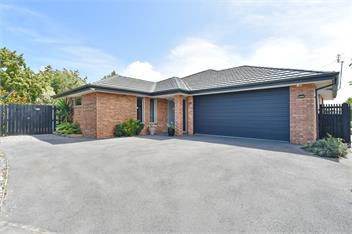 Stay at Puhara - Parklands Getaway - Christchurch