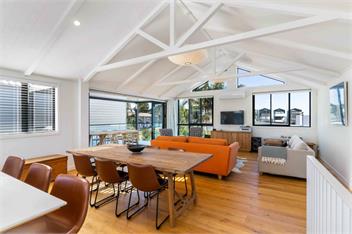Central Beach Pad (Bachcare) - Waihi Beach