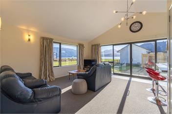 The Tranquil Edge (Bachcare) - Te Anau