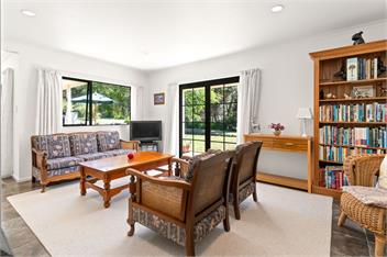 Hill Cottage (Bachcare) - Featherston