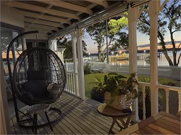Paradise on The Strand. Waterfront Holiday Home - Bay of Islands