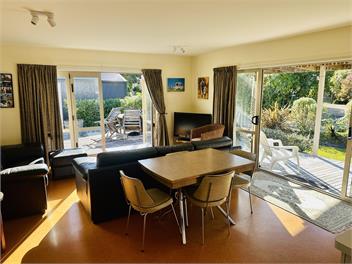 Harakeke Cottage: 12 Tata Heights - Takaka