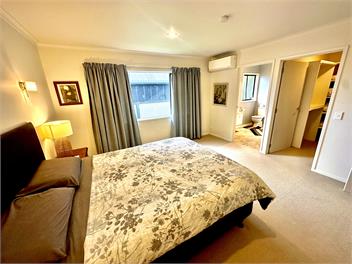 Sunsets by the Beach / Waterfront / Sleeps 8 - Thames