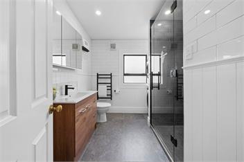 Poolside Villa on Dublin (Bachcare) - Martinborough