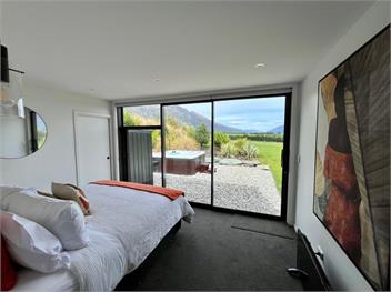 A Remarkable Stay (Bachcare) - Queenstown