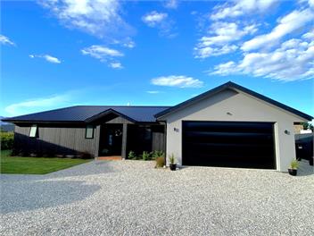 Modern home in central Wānaka - Wanaka