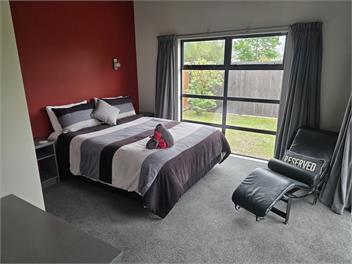 De Vine Martinborough 14a Holiday Home - Wairarapa