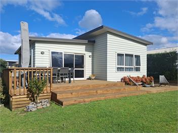 A Beach Holiday on Diana - 112A Diana Avenue Whangamata - WHANGAMATA