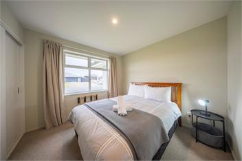 Fiordland Getaway (Bachcare) - 