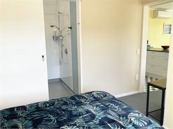Waitarere Beach Bach. Pet friendly -