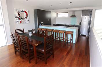 The Moorings Luxury Waterfront 1 Bedroom Apartment - Picton
