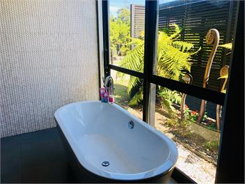 **Omaha Beach- Stylish Sun Filled Luxury Bach** - Auckland