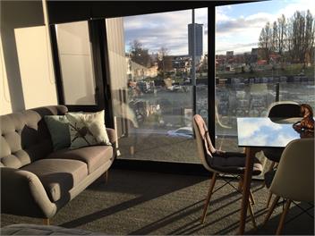 Beautiful sunny apartment with off street carpark - Christchurch