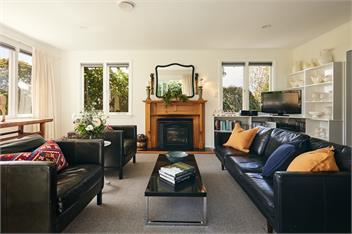 Luxury Vineyard Holiday House - Blenheim