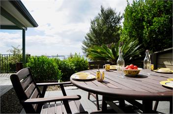 The Retreat: Luxury private hillside beach villa @ Te Ngaere Bay - kaeo