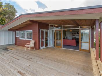 Sixties Cedar Bach (Bachcare) - Kuratau
