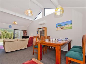 Sea Breeze (Bachcare) - Whangamata