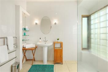 Fendalton Villa (Bachcare) - Christchurch