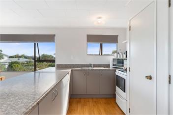 Rainbow Lake House (Bachcare) - Taupo Central