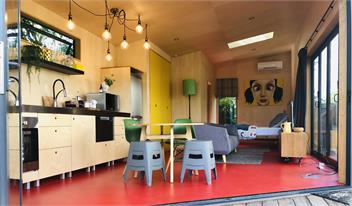 Stylish pool house with starter breakfast  - Christchuch 