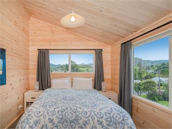 Ocean Beach Beauty (Bachcare) - Tairua