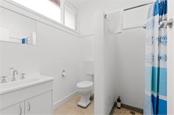 20++ Guests !! Rent Entire Pub for the Night - Echuca