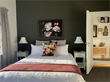 The Old Hawkesbury Cottage - Blenheim