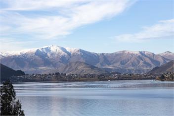 Livin' on Lake Time | Waterfront Accommodation - Queenstown