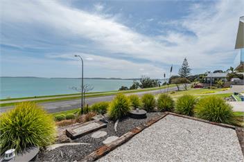 Maraetai Couples Retreat (Bachcare) - Auckland