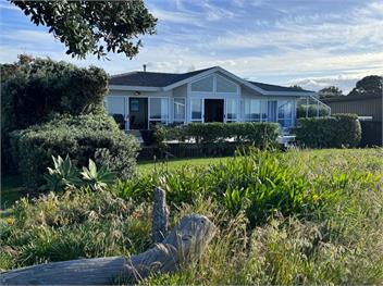 Matarangi Beachfront (Bachcare) - Matarangi