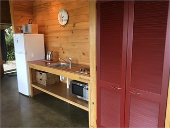 Coopers Beach Retreat- the black bach - Coopers Beach 0420