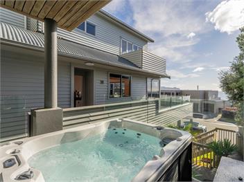 Ocean View Beach Beauty (Bachcare) - Tairua
