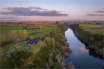 Hawthorn Cottage - Deluxe Private Guesthouse - Tamahere