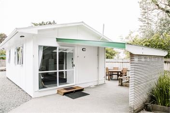 Loburn Bach Accommodation - 2 Individual Bach's - Featherston