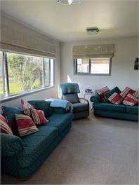 Hosts on the Coast Reel Escape on Banks - Cooks Beach