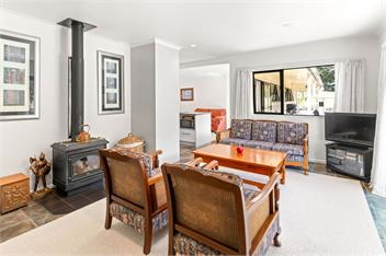Hill Cottage (Bachcare) - Featherston