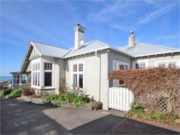3 Bedroom Victorian Villa with Sea Views - OAMARU 