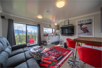 Ducati House (Bachcare) - Te Anau