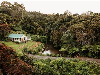 Hidden Beachfront Cottage on a Private Beach - Whangarei Heads