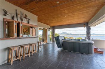 Tauhara Sunrise - Spa pool with Mountain & Lake views! - Taupo