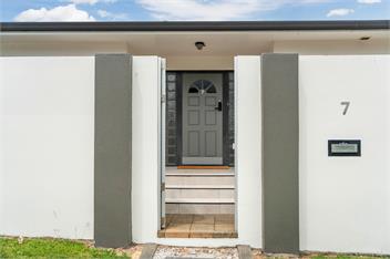 Pataka Lookout - 3 bdrm home, close to lake & town! - 