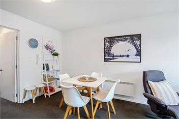 Urban Oasis (Bachcare) - 