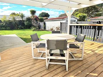 Chic Nelson City Escape - 