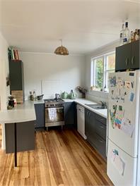3BR Coastal Cottage 2min walk from beach -