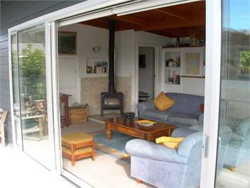 Waterfront Bach, 913 Acacia Bay Road, Taupo - Taupo
