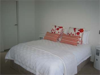 ARNIES PLACE AT THE BEACH - TAURANGA